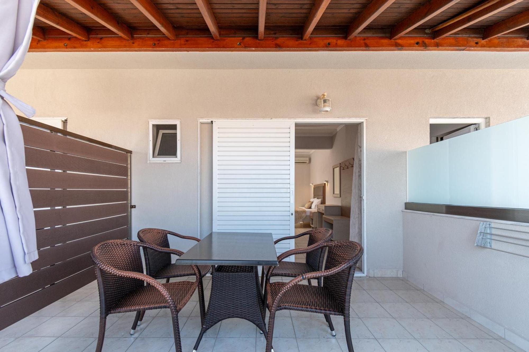 Villa Zoe On The Beach Sarti Exterior foto